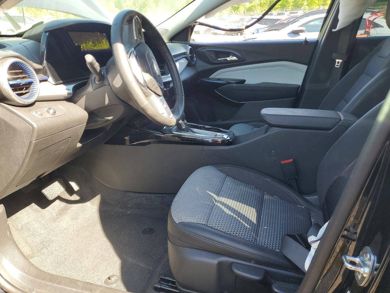 2025 CHEVROLET TRAX