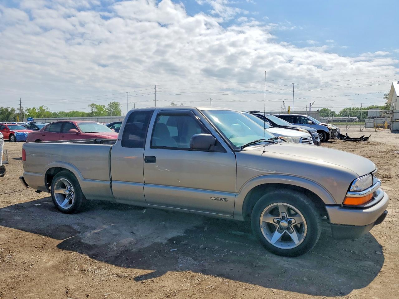 2002 CHEVROLET S10