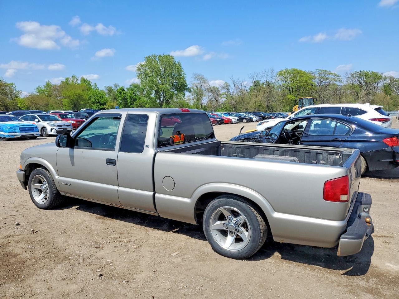 2002 CHEVROLET S10