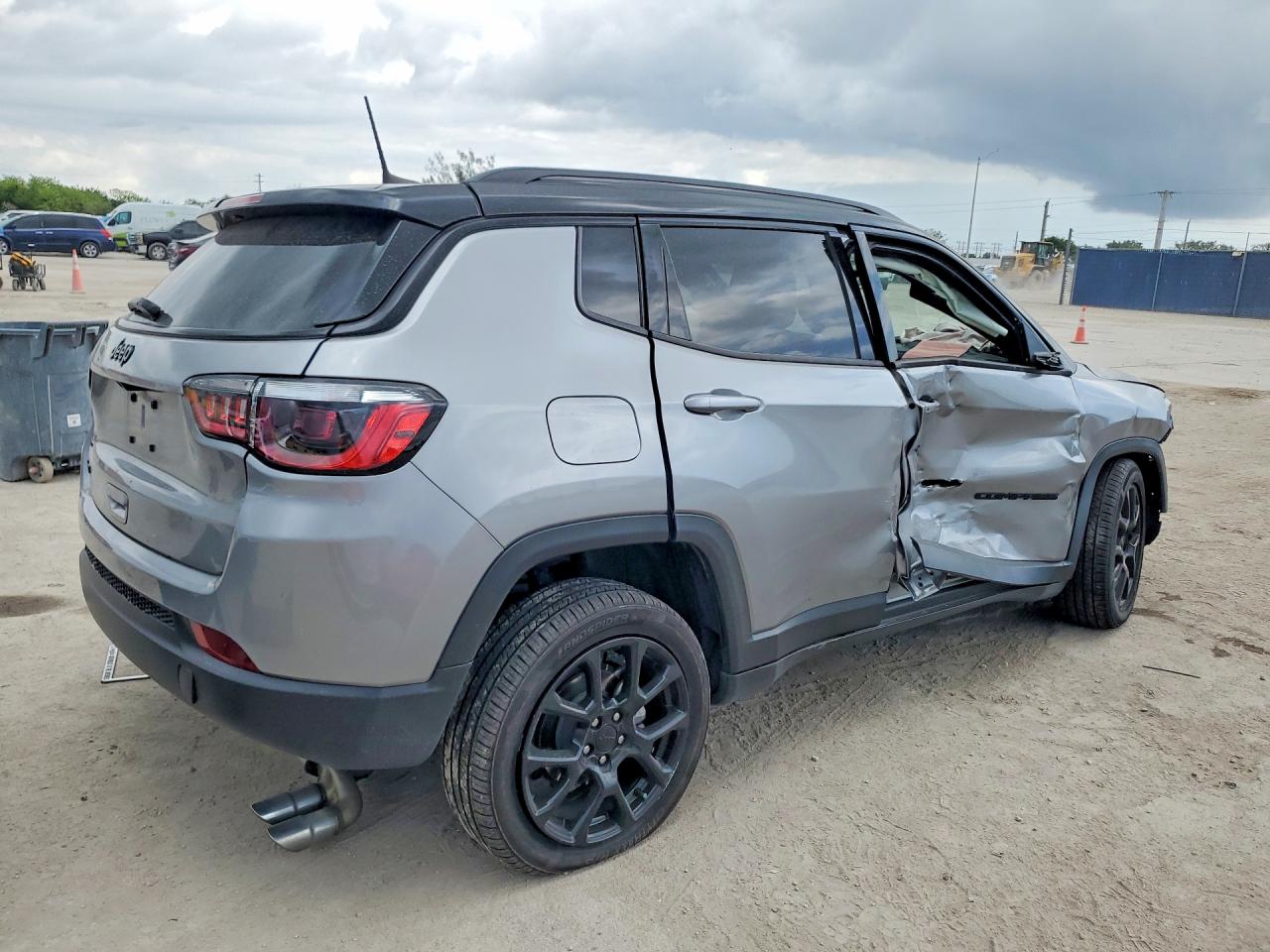 2022 JEEP COMPASS