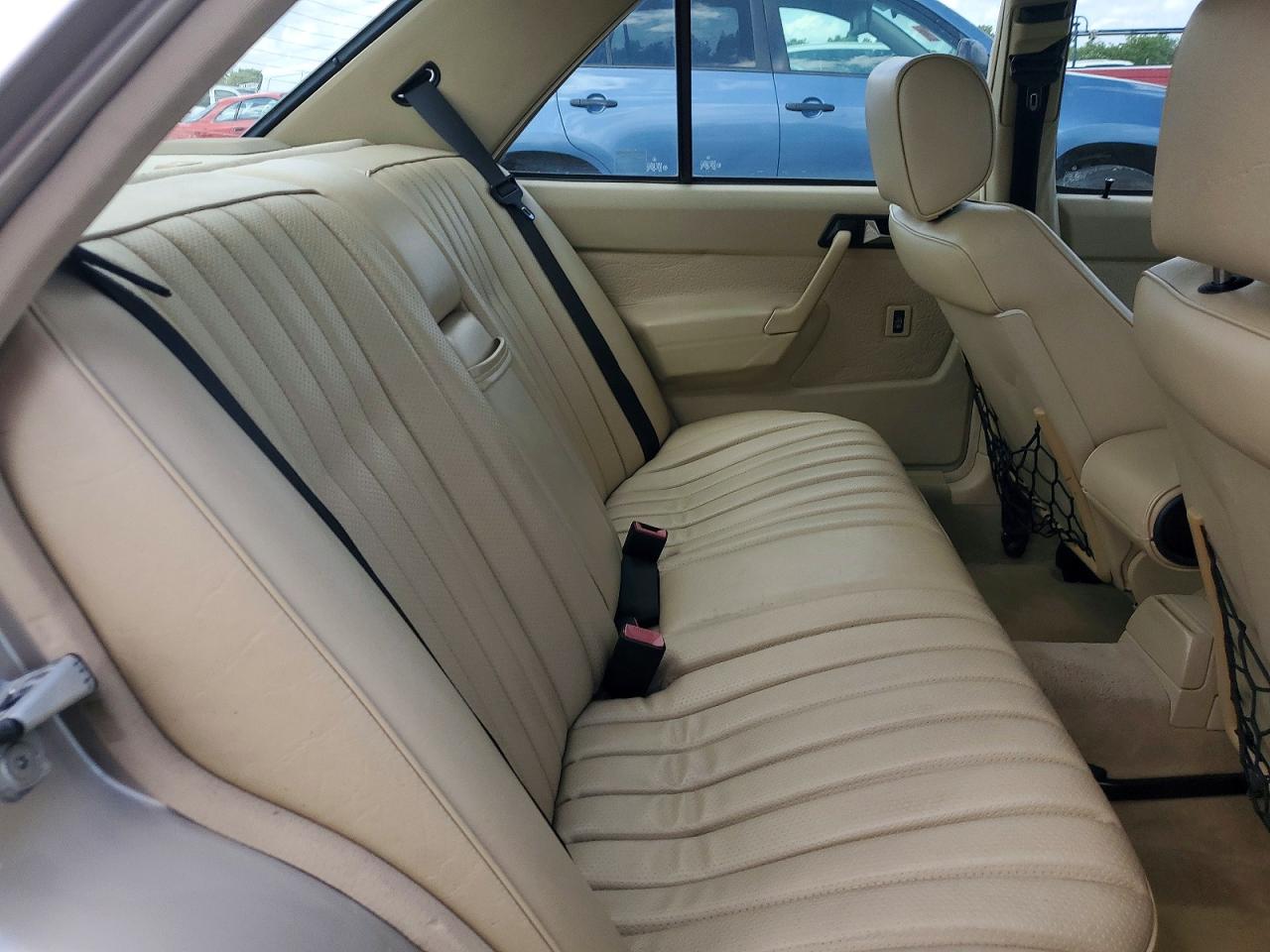 1993 MERCEDES-BENZ 190-CLASS
