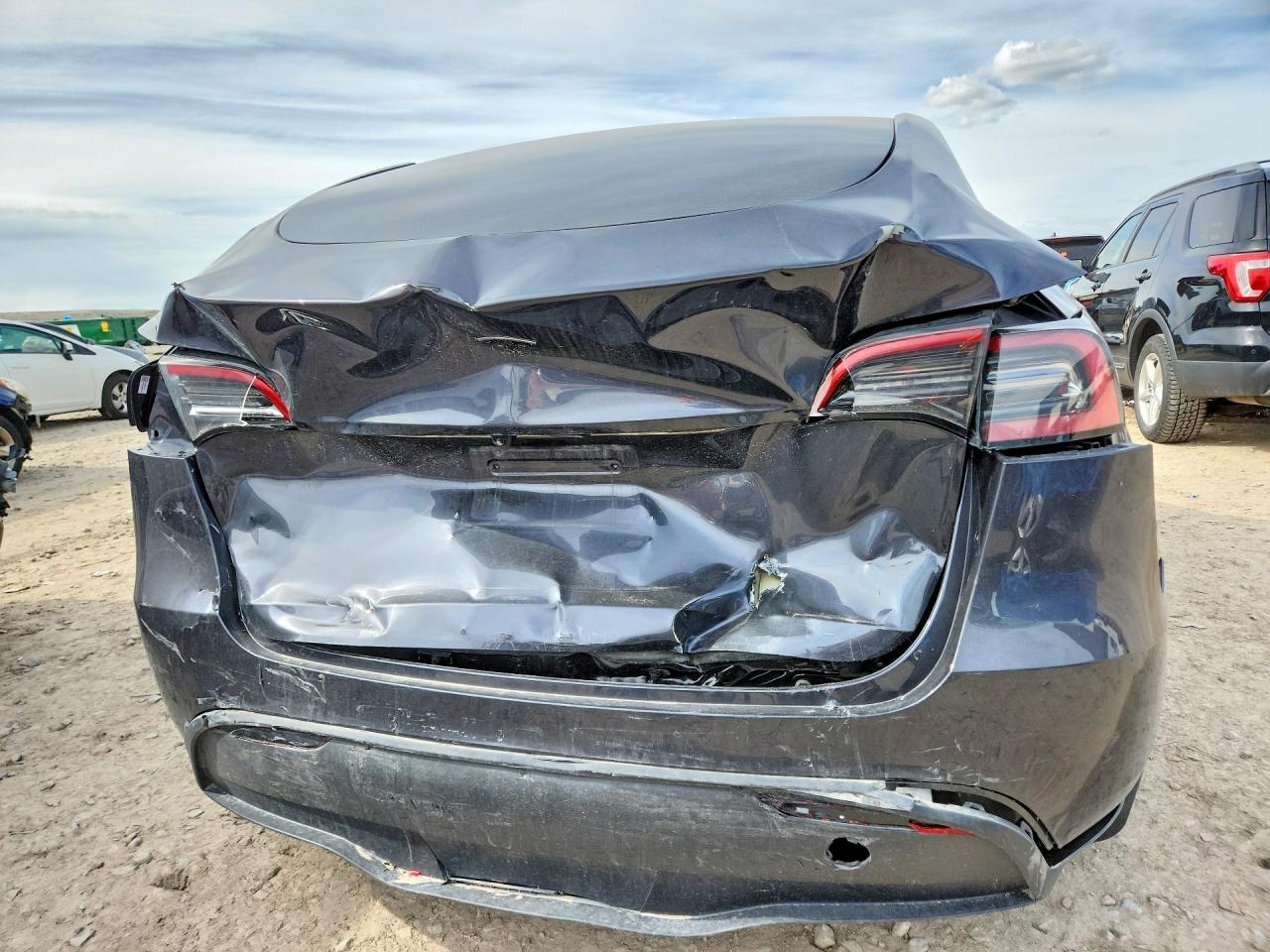 2024 TESLA MODEL Y