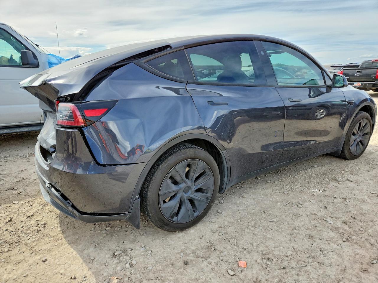 2024 TESLA MODEL Y