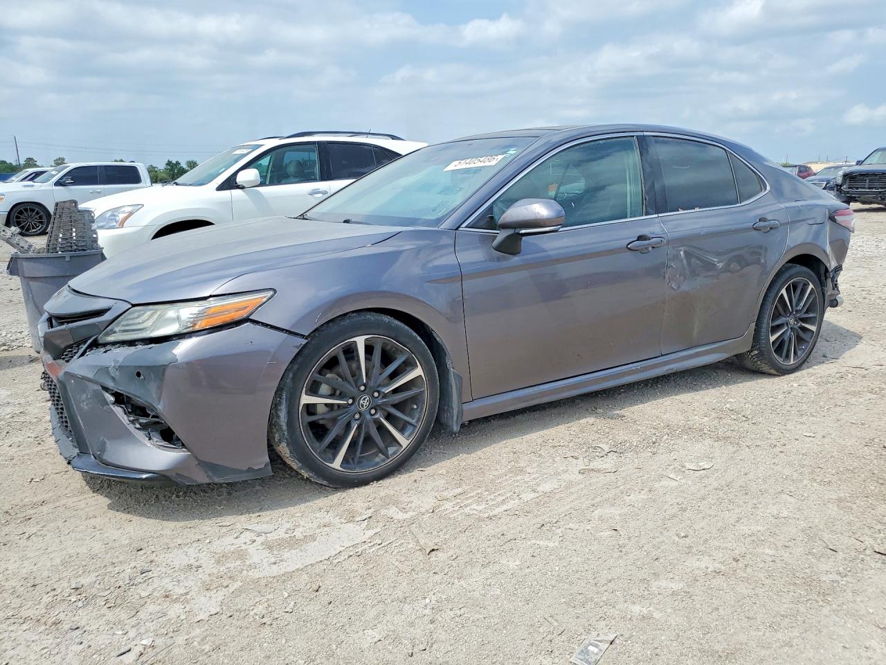 2018 TOYOTA CAMRY