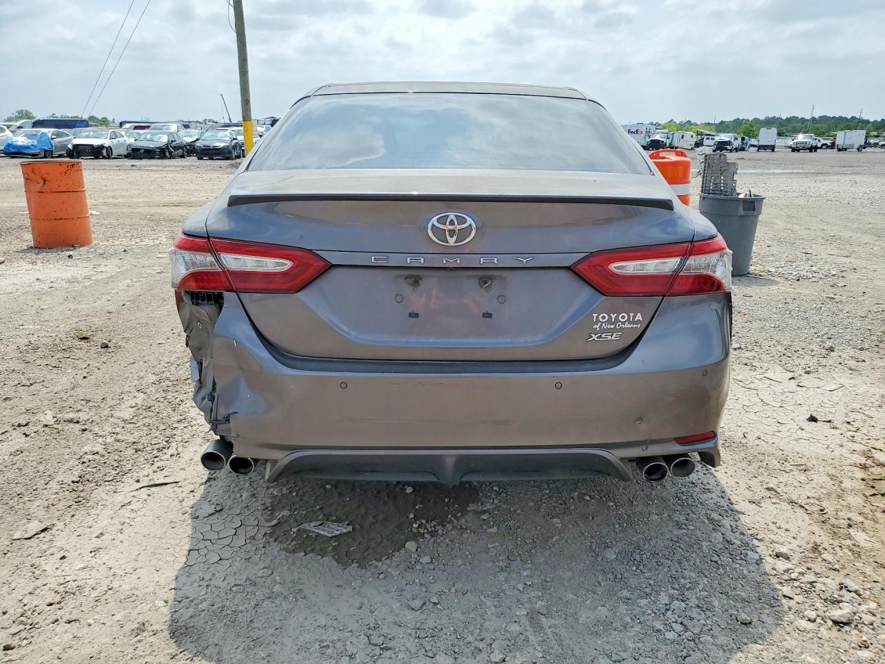 2018 TOYOTA CAMRY