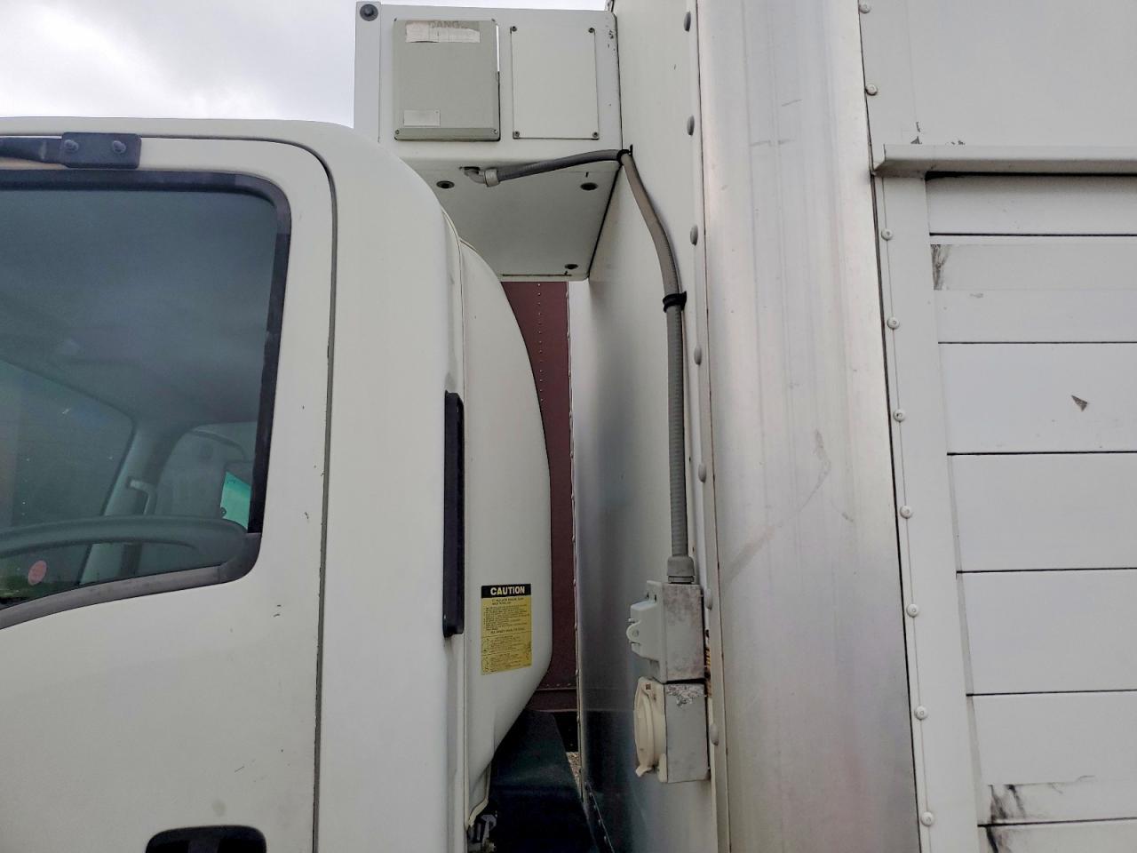 2014 ISUZU NPR