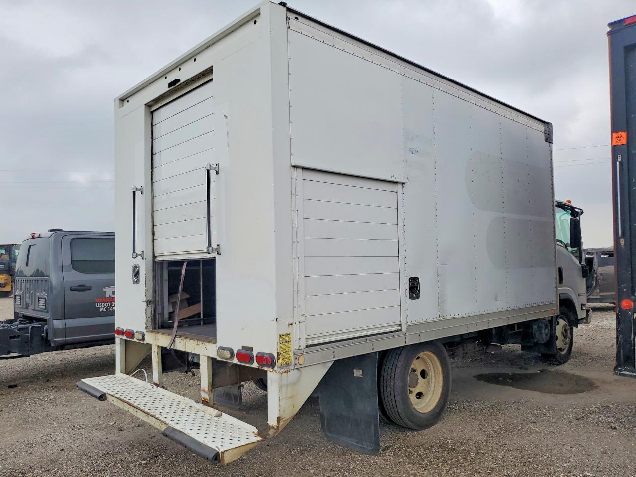 2014 ISUZU NPR