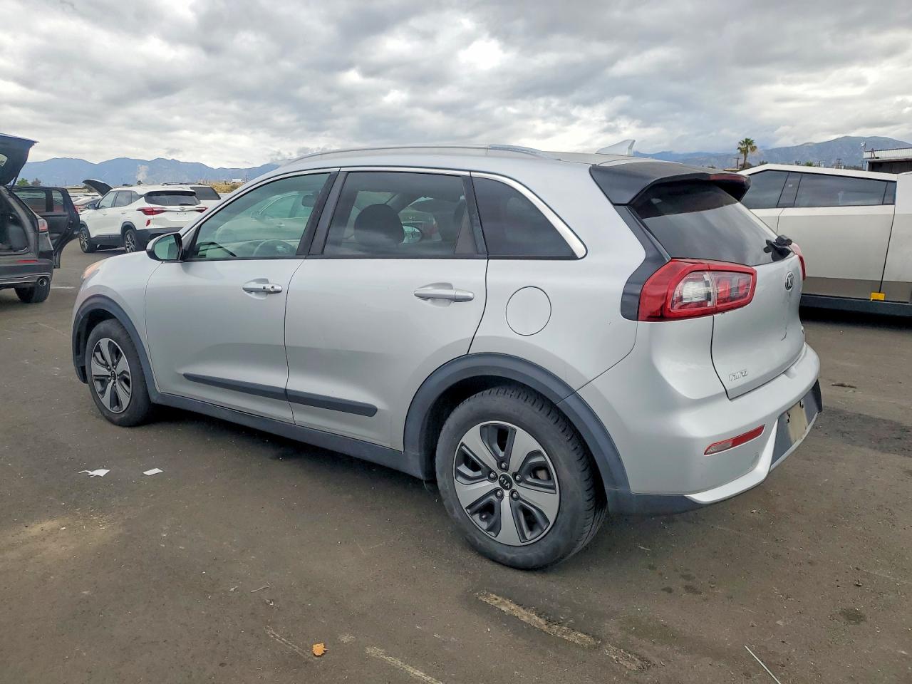 2017 KIA NIRO
