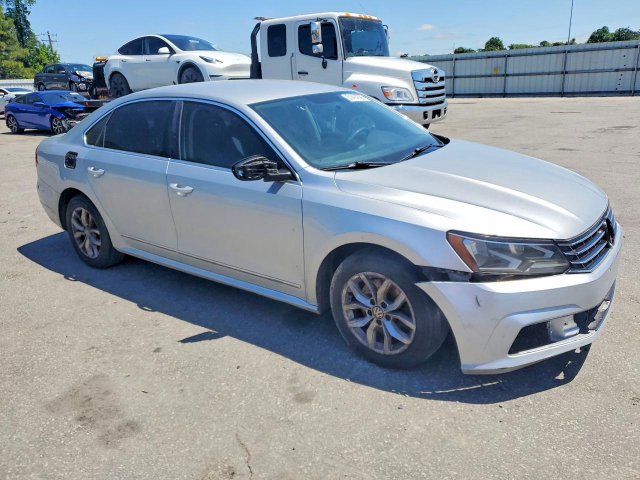 2017 VOLKSWAGEN PASSAT