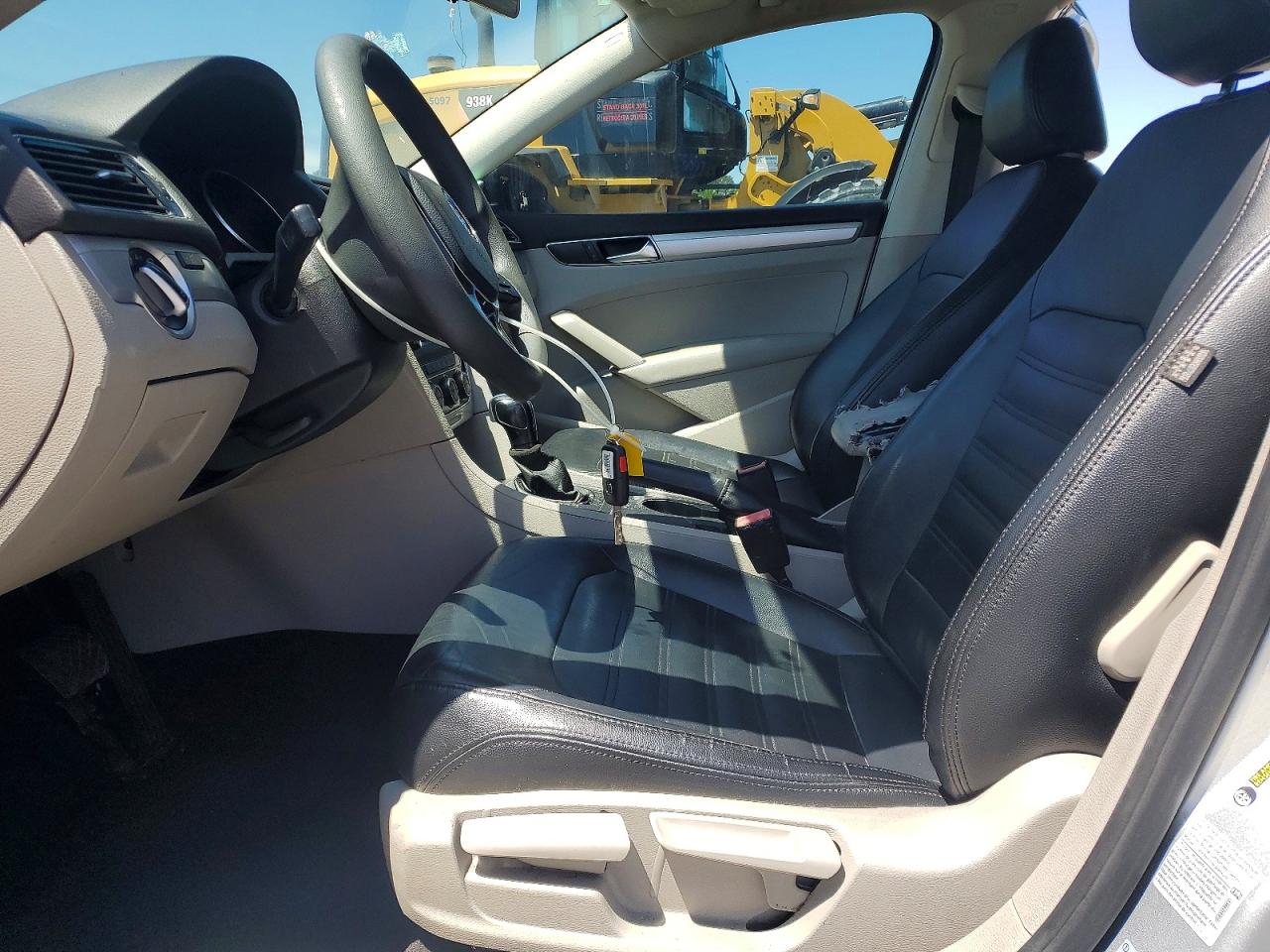 2017 VOLKSWAGEN PASSAT