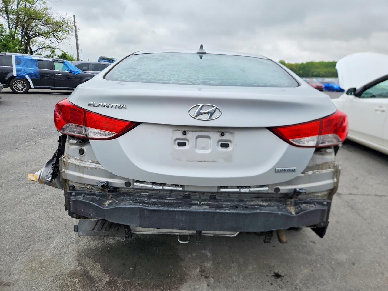 2013 HYUNDAI ELANTRA