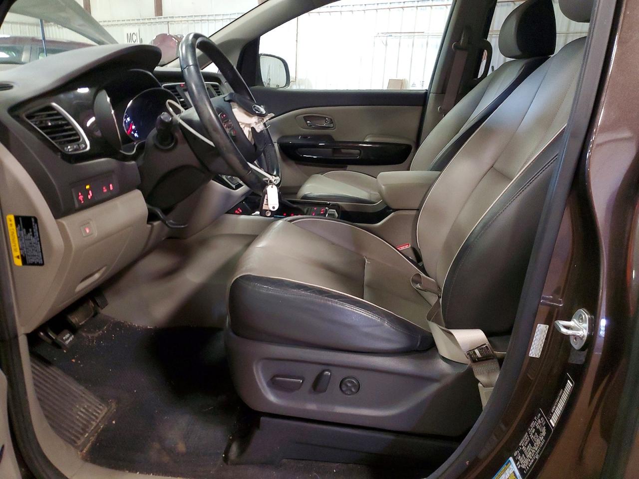 2016 KIA SEDONA