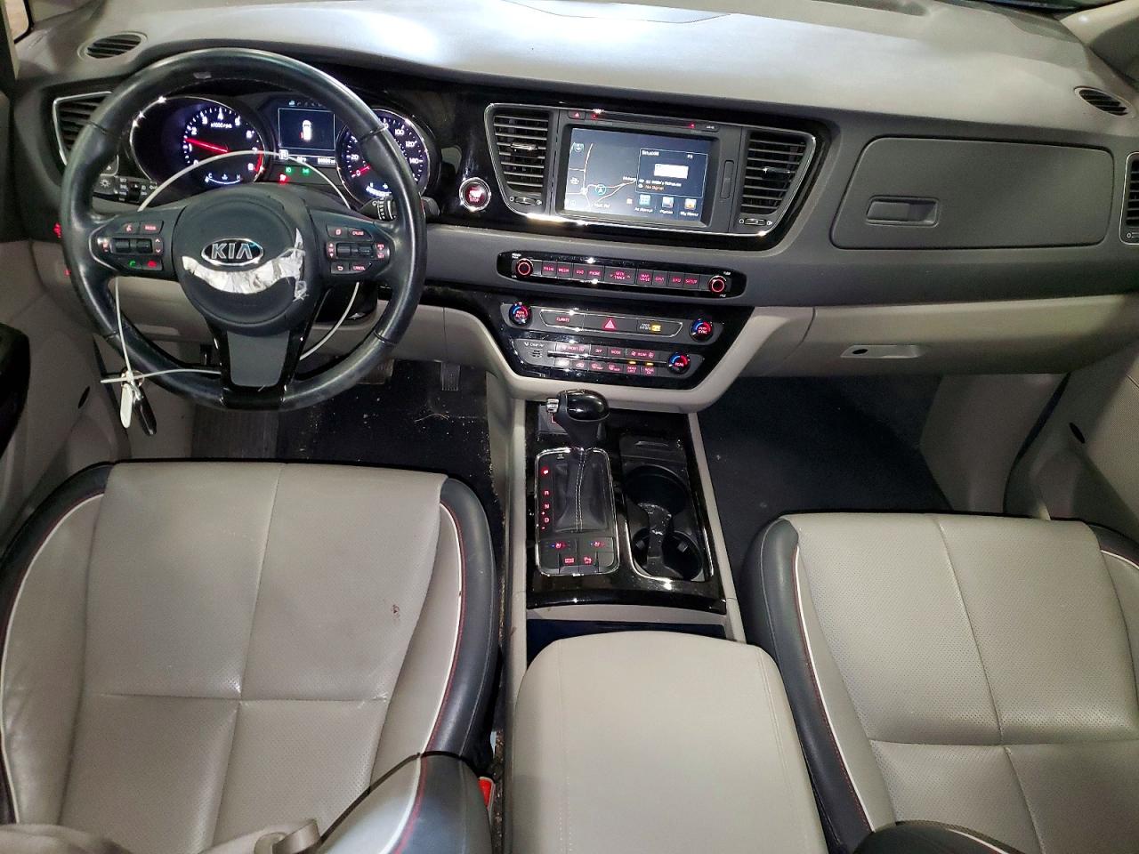 2016 KIA SEDONA