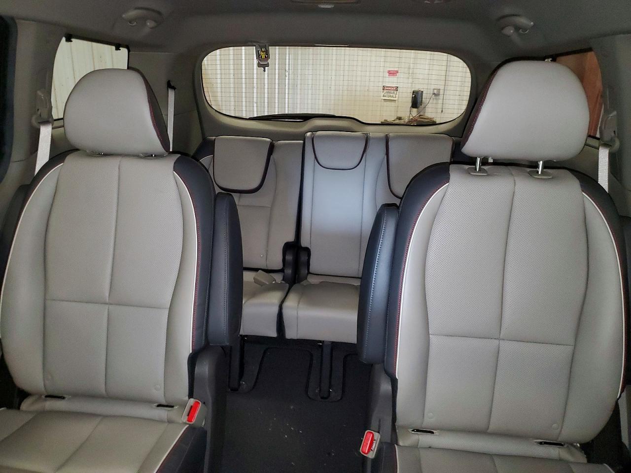 2016 KIA SEDONA