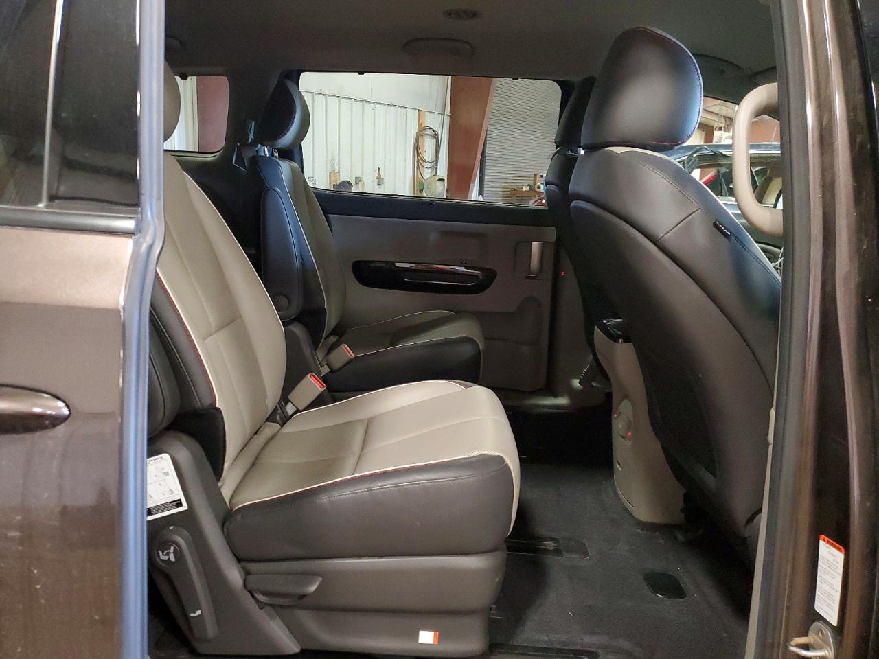 2016 KIA SEDONA