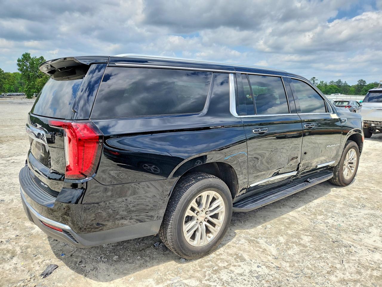 2021 GMC YUKON