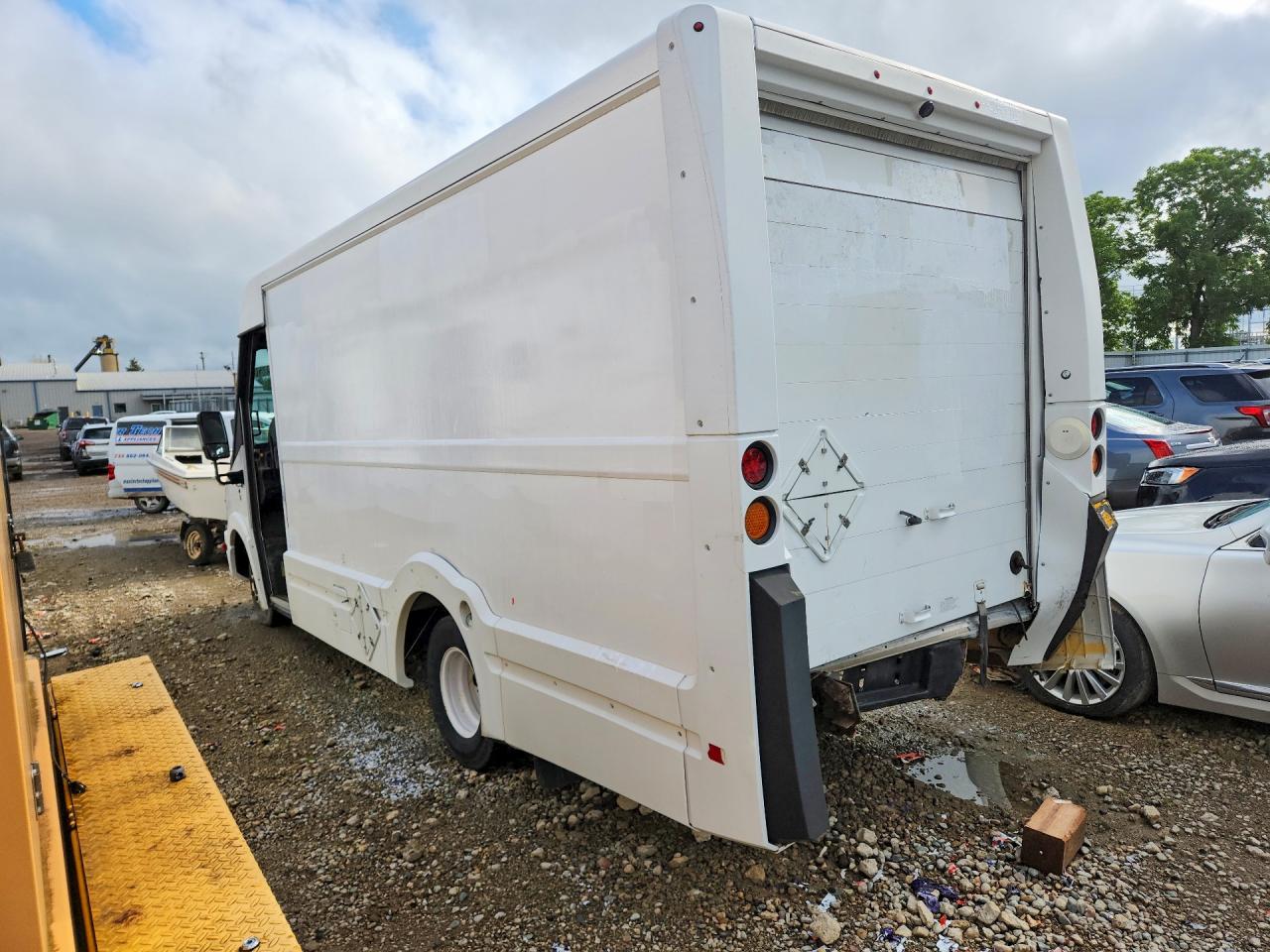 2018 ISUZU NPR