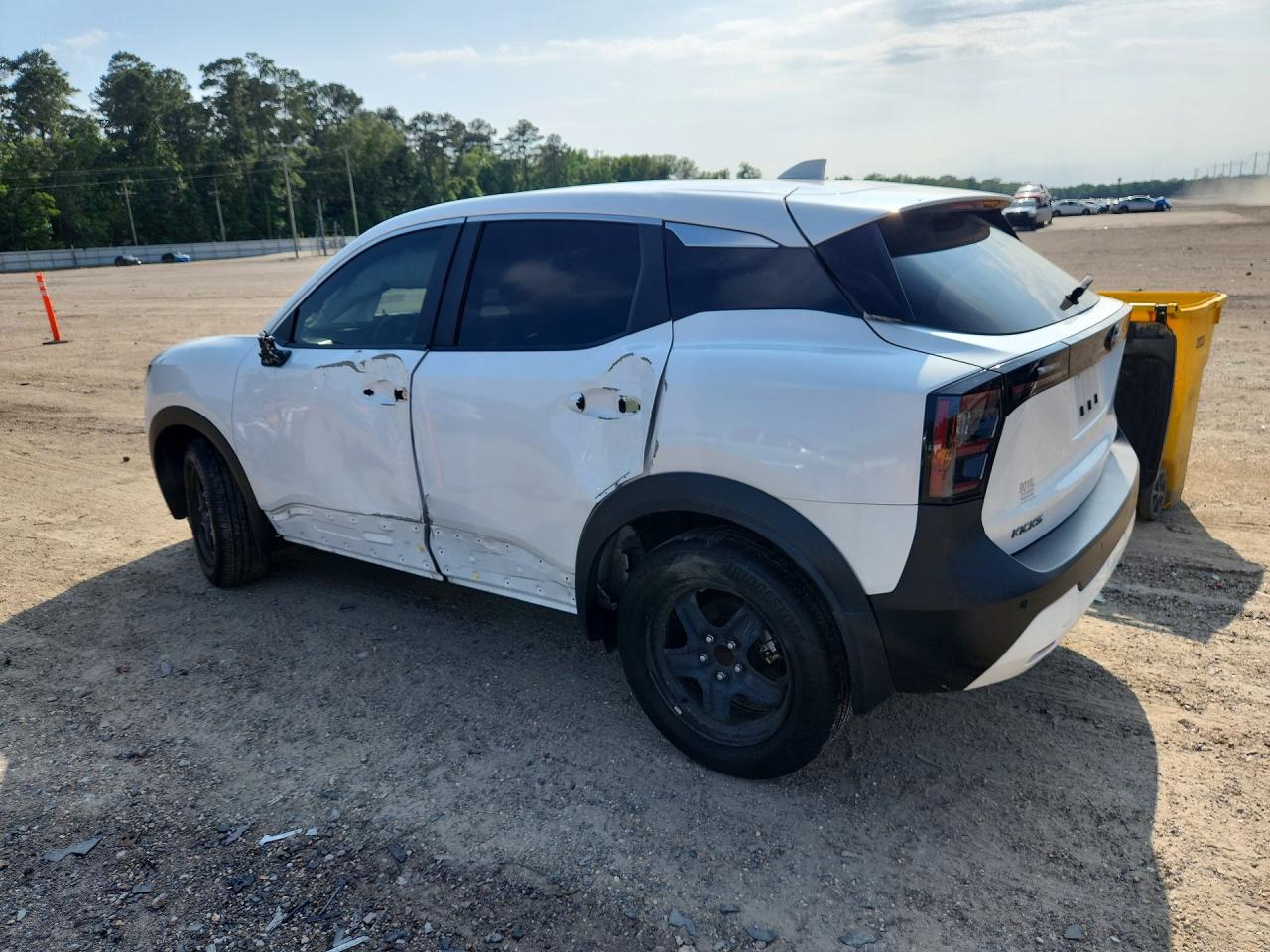 2025 NISSAN KICKS