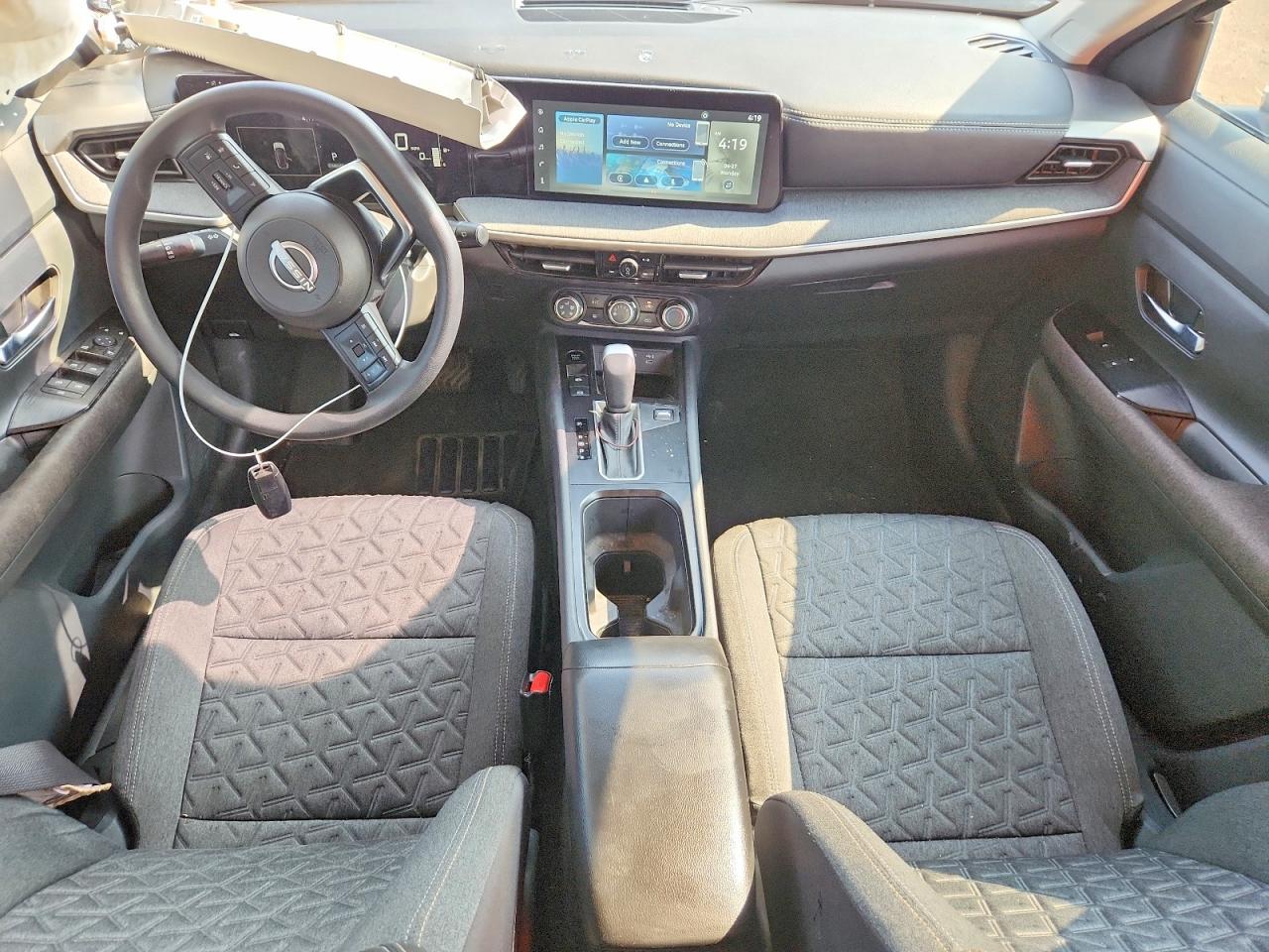 2025 NISSAN KICKS