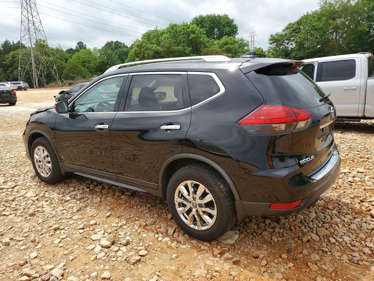 2017 NISSAN ROGUE