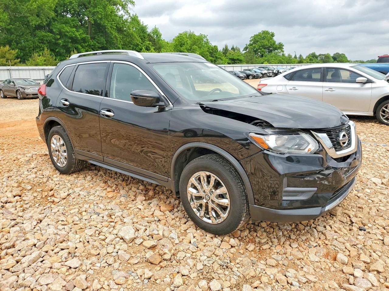 2017 NISSAN ROGUE