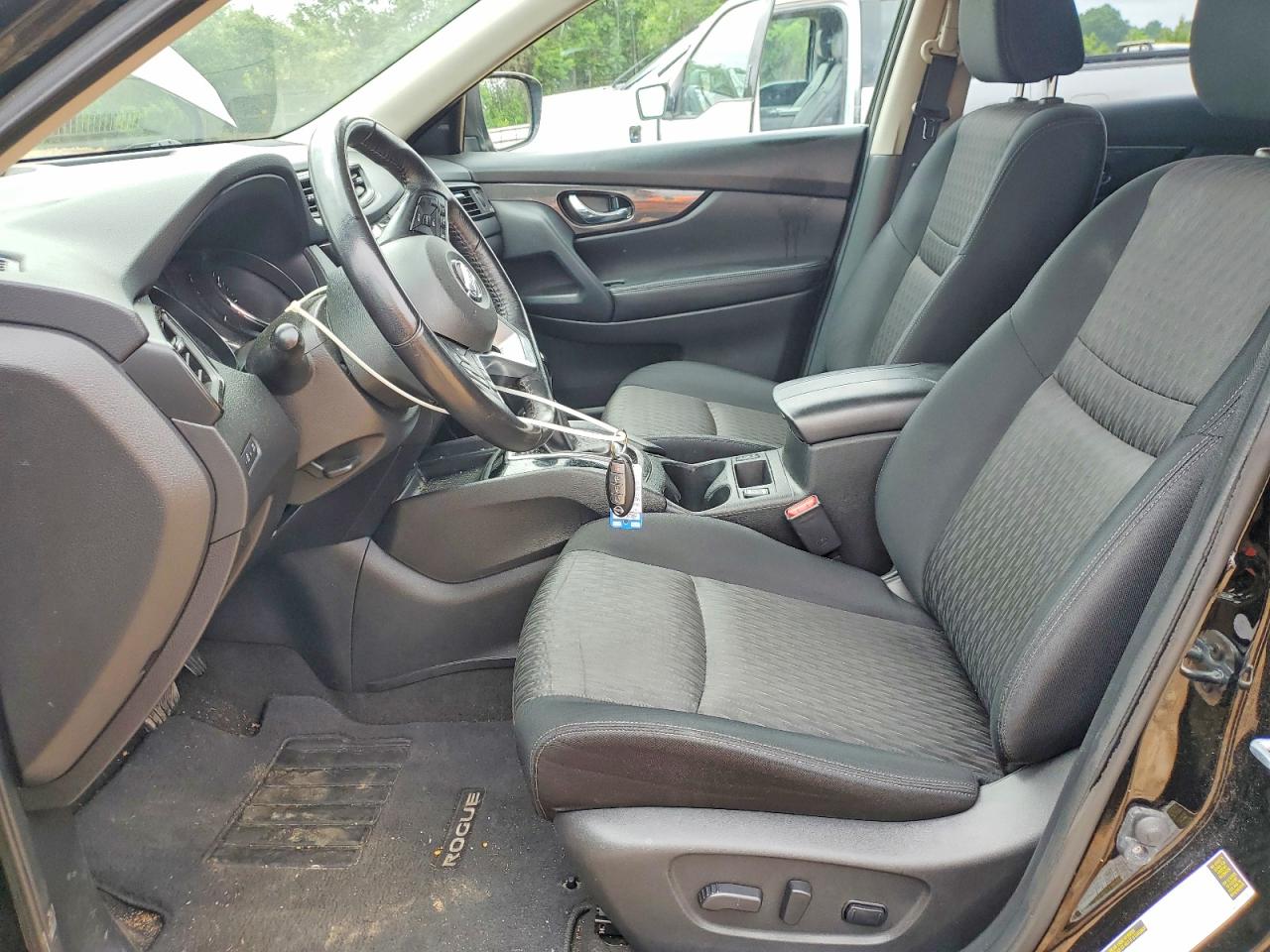 2017 NISSAN ROGUE