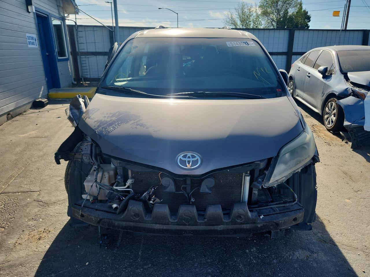 2015 TOYOTA SIENNA