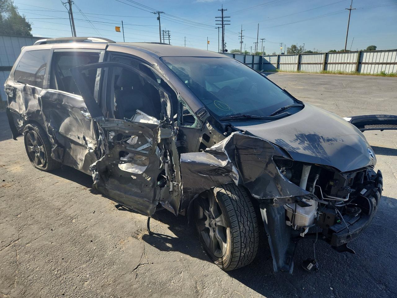 2015 TOYOTA SIENNA