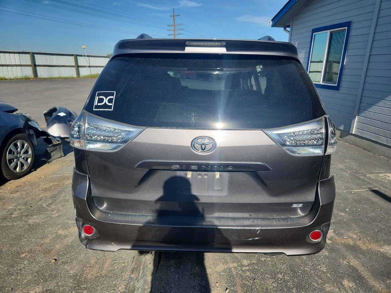 2015 TOYOTA SIENNA