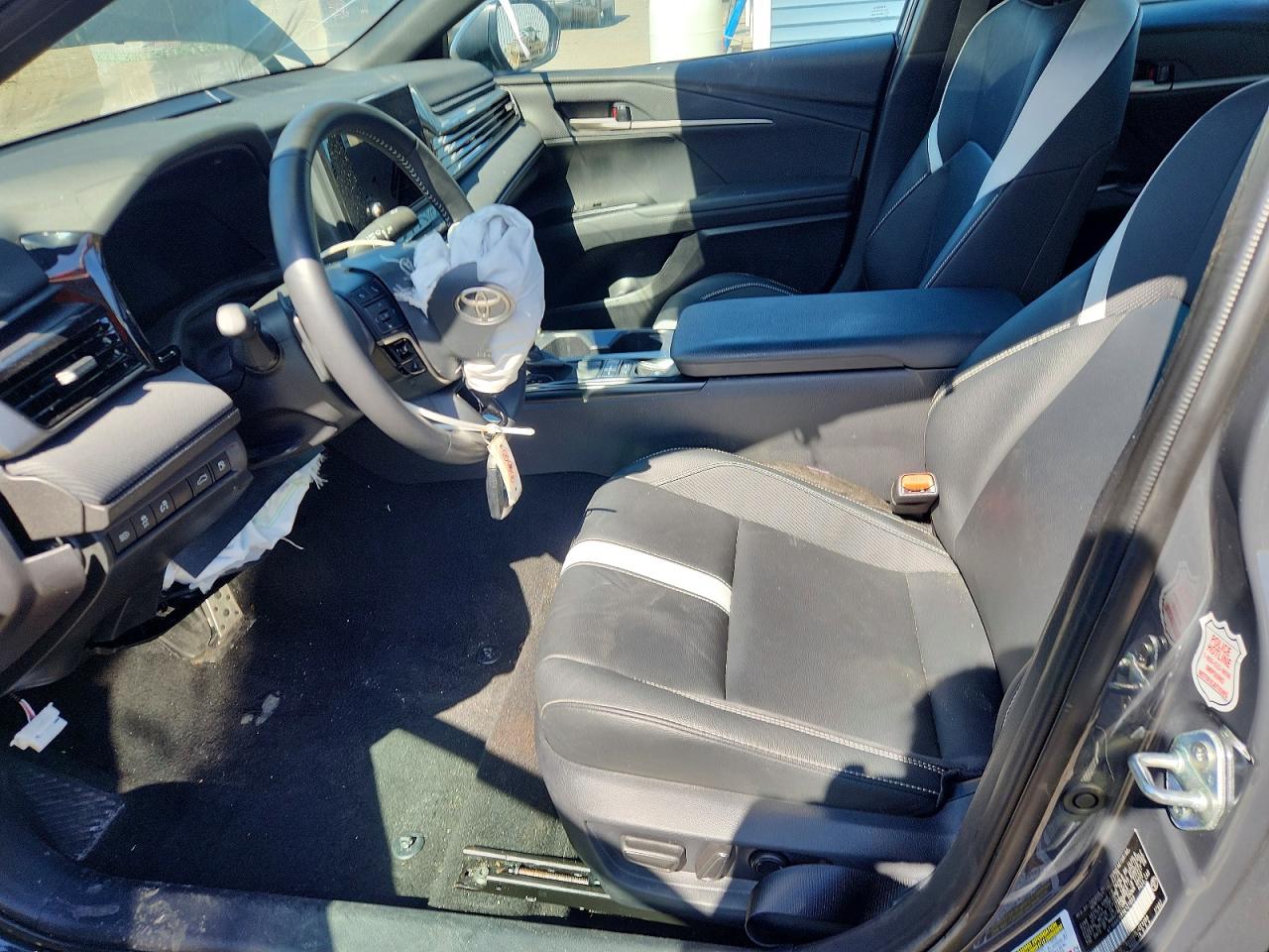 2025 TOYOTA CAMRY