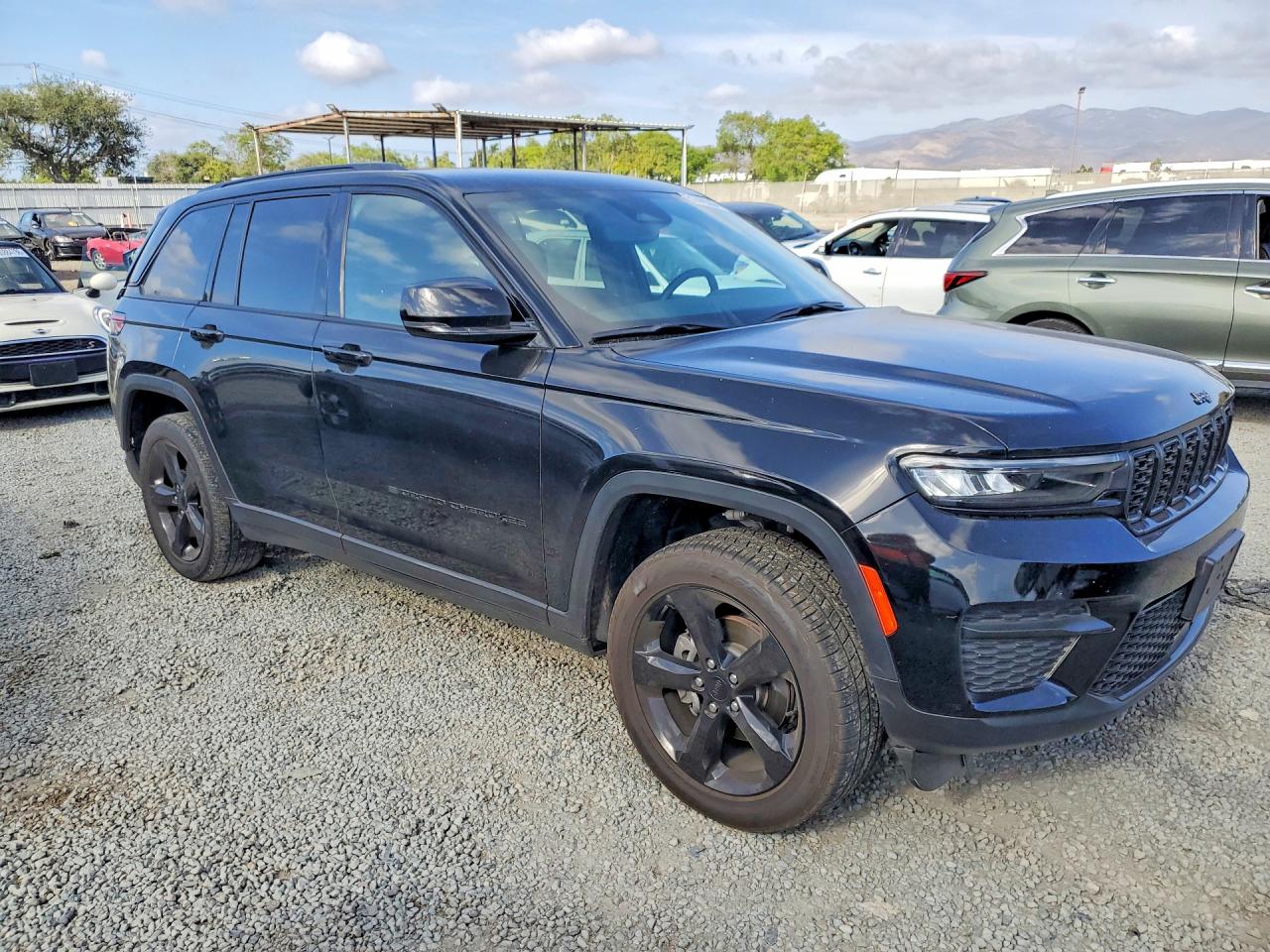 2023 JEEP CHEROKEE