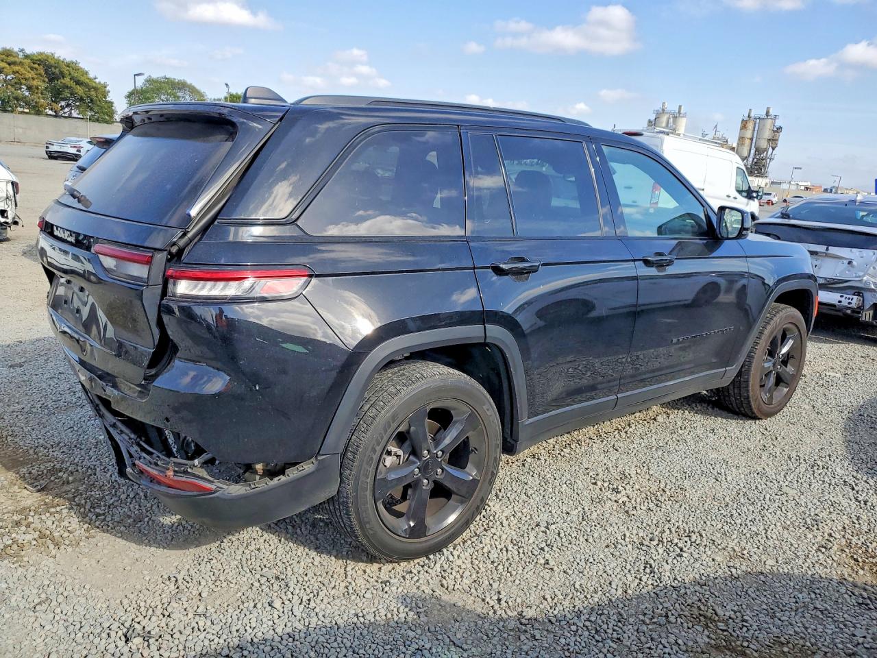 2023 JEEP CHEROKEE