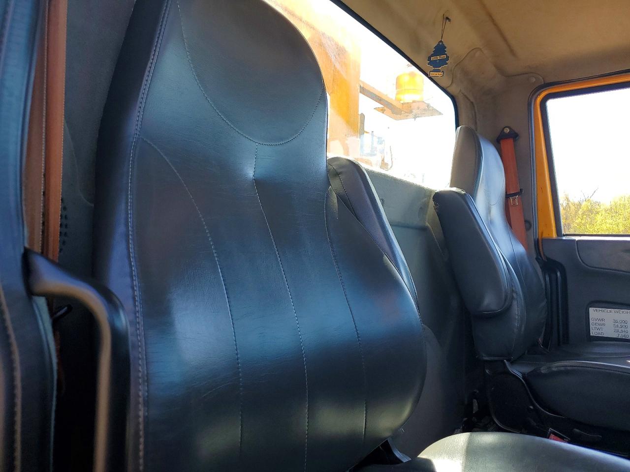 2011 INTERNATIONAL 4000 SERIE