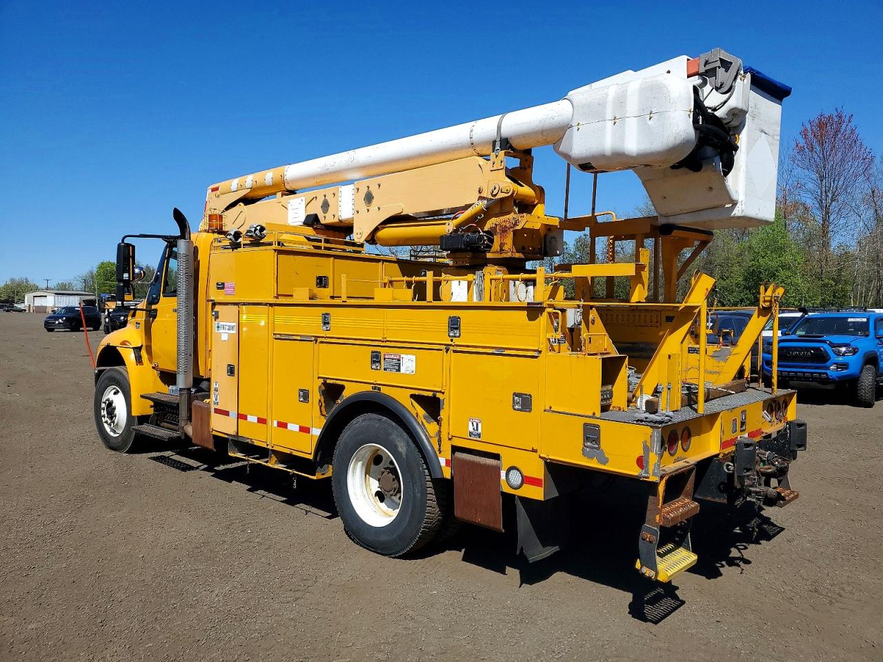 2011 INTERNATIONAL 4000 SERIE