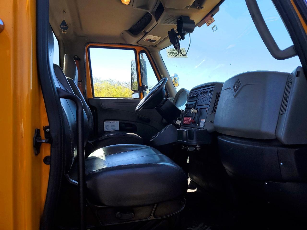 2011 INTERNATIONAL 4000 SERIE