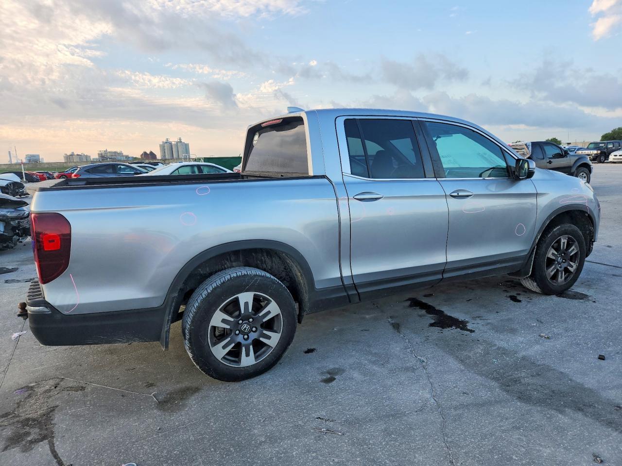 2017 HONDA RIDGELINE