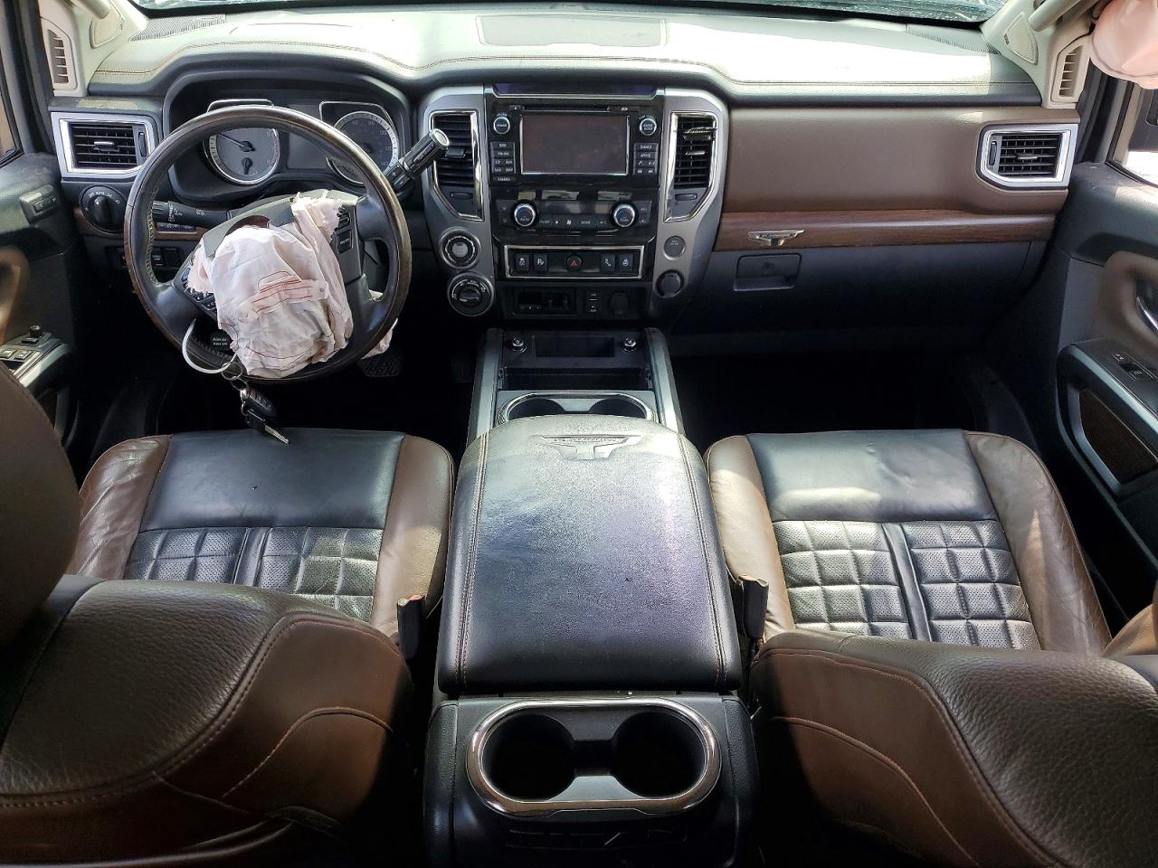 2017 NISSAN TITAN