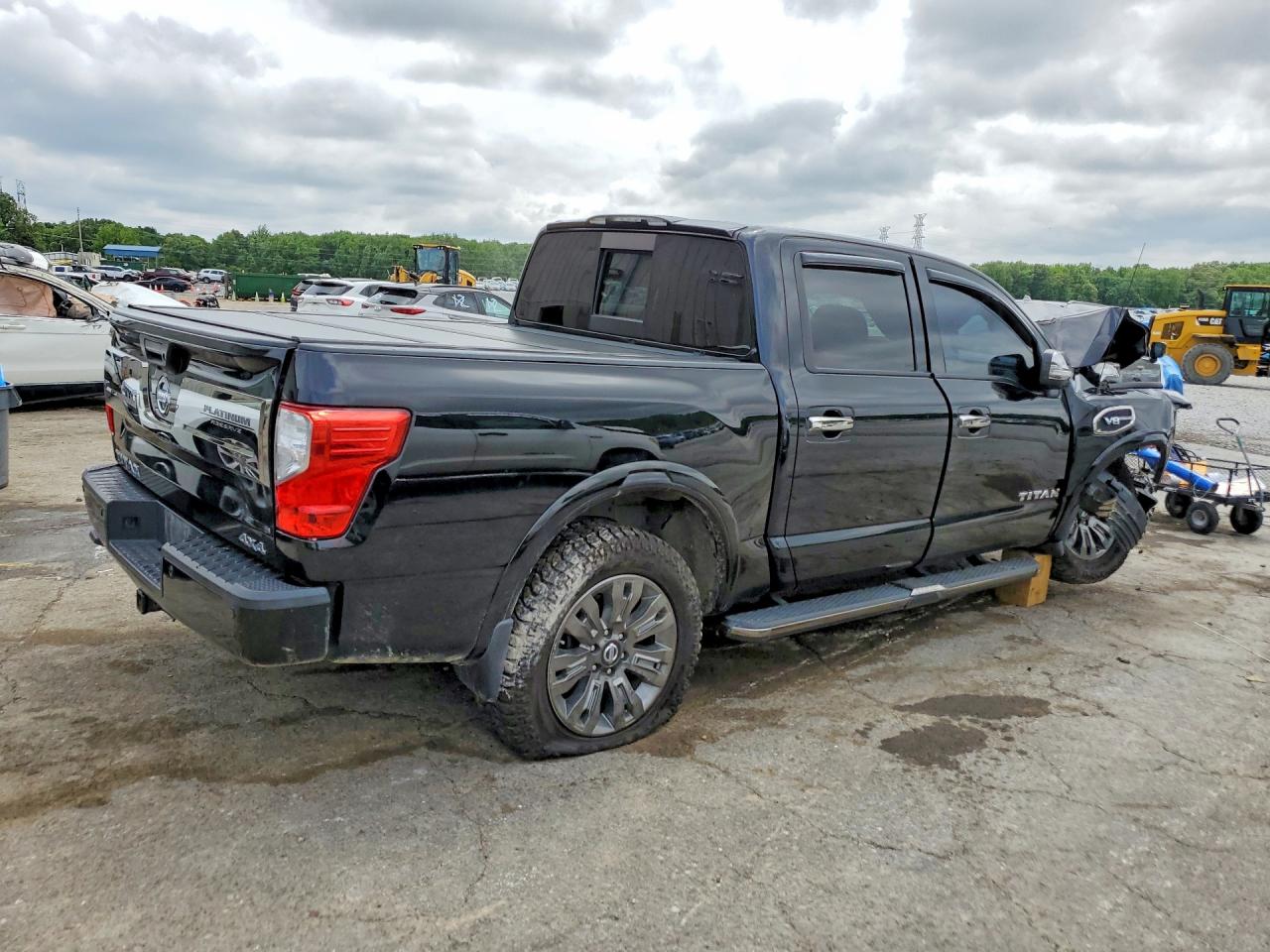 2017 NISSAN TITAN