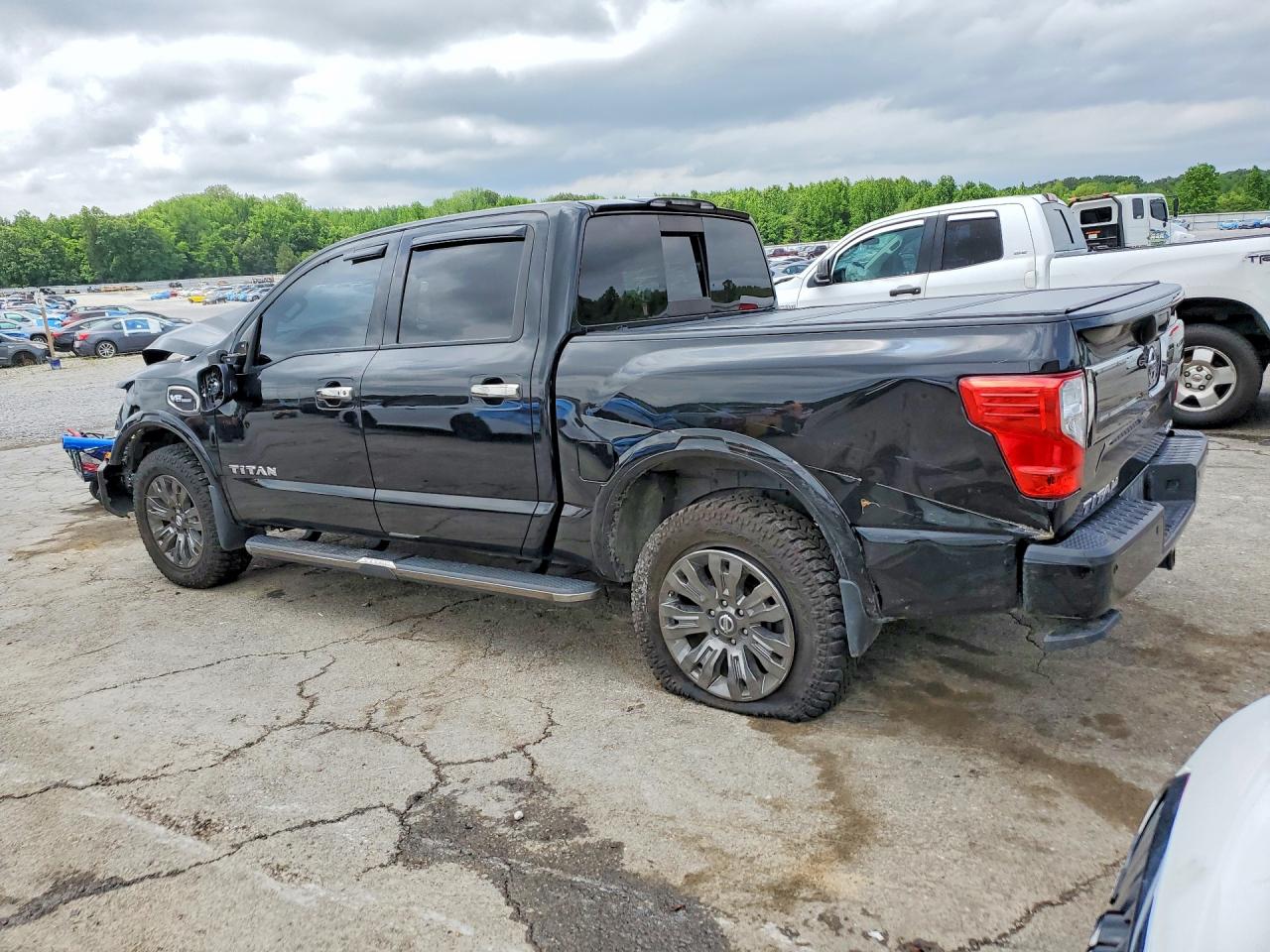 2017 NISSAN TITAN