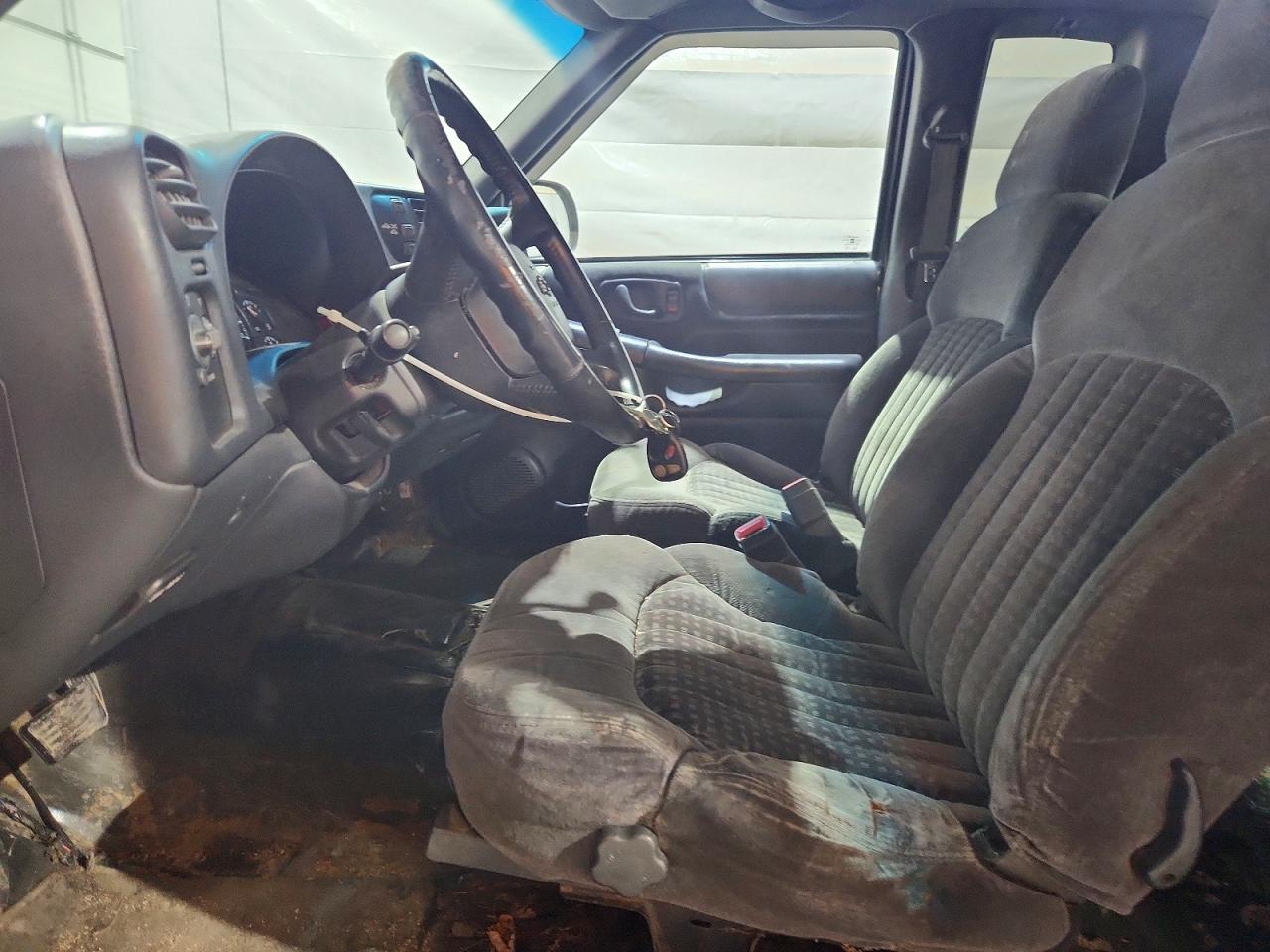 2000 CHEVROLET S10