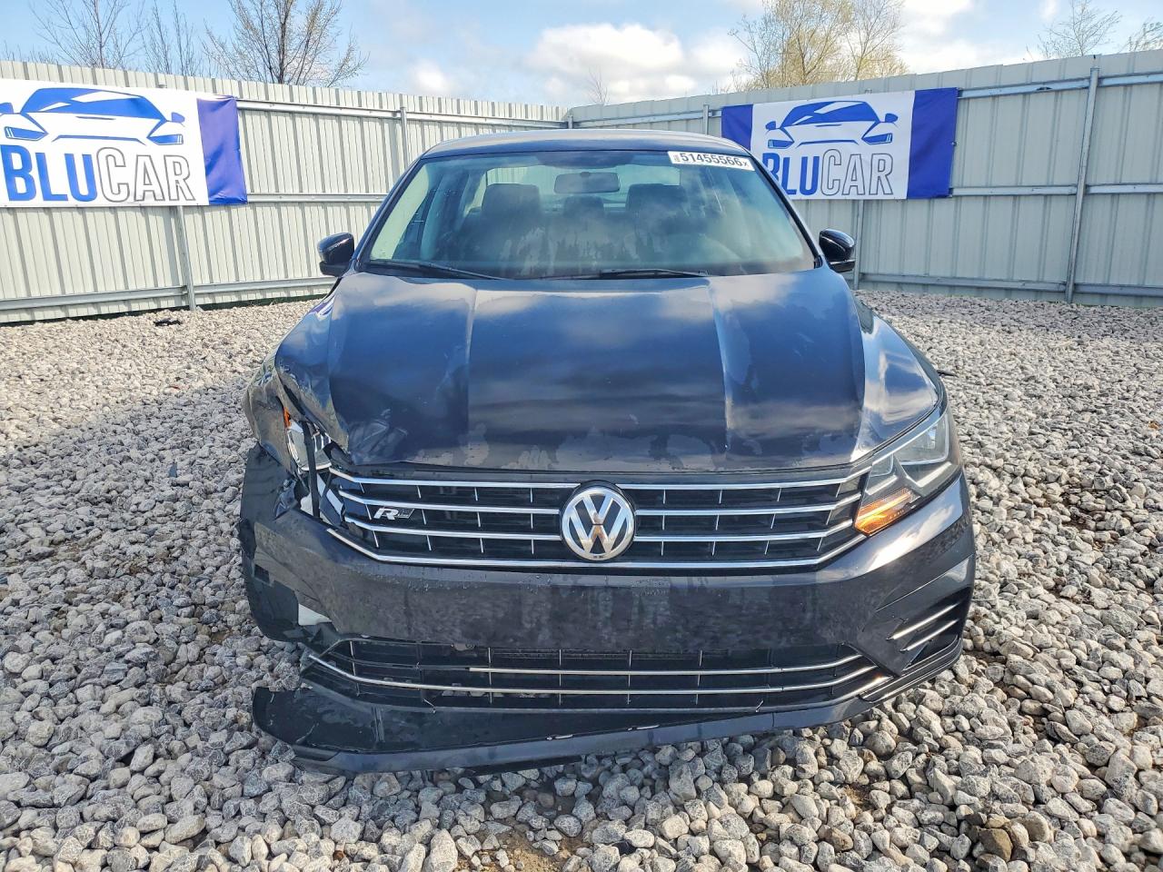 2017 VOLKSWAGEN PASSAT