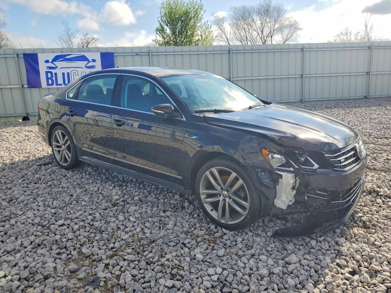 2017 VOLKSWAGEN PASSAT