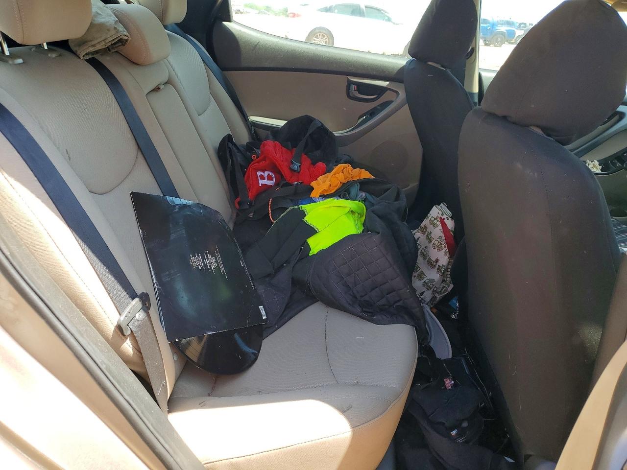 2016 HYUNDAI ELANTRA