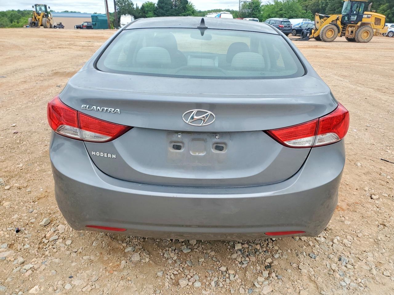 2013 HYUNDAI ELANTRA