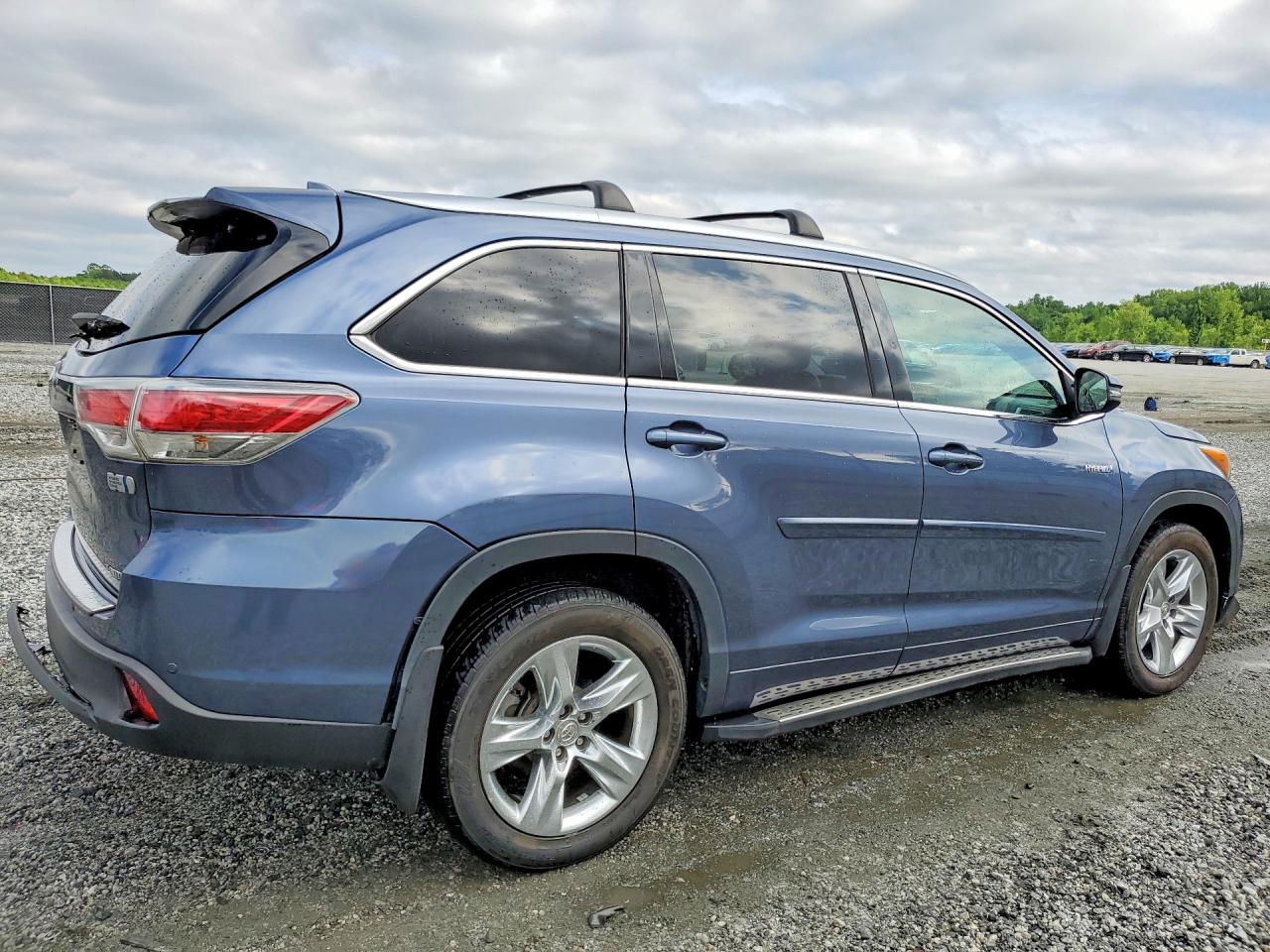 2015 TOYOTA HIGHLANDER