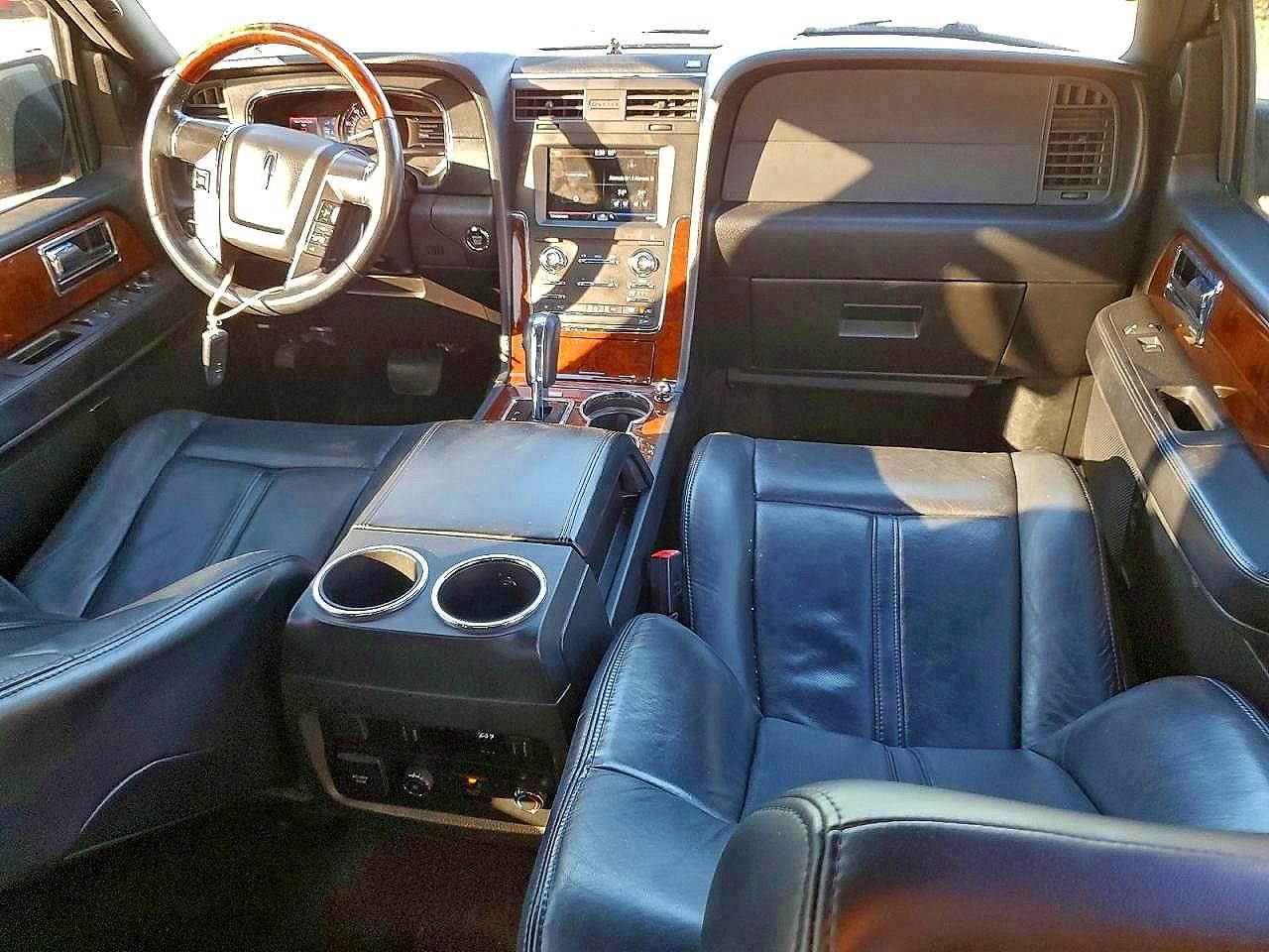 2015 LINCOLN TOWNHOUSE NAVIGATOR