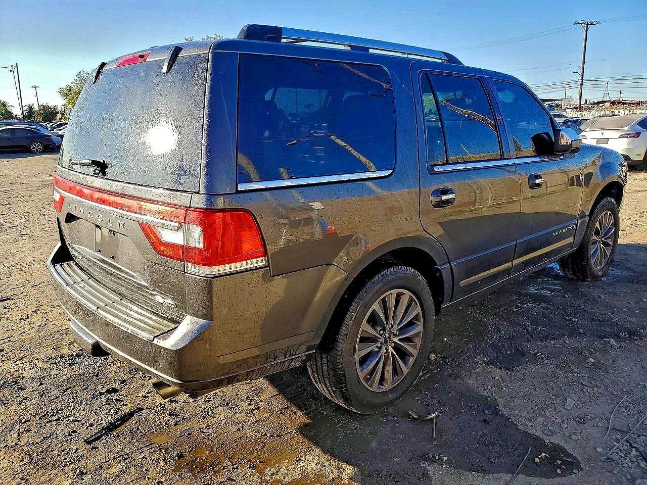 2015 LINCOLN TOWNHOUSE NAVIGATOR