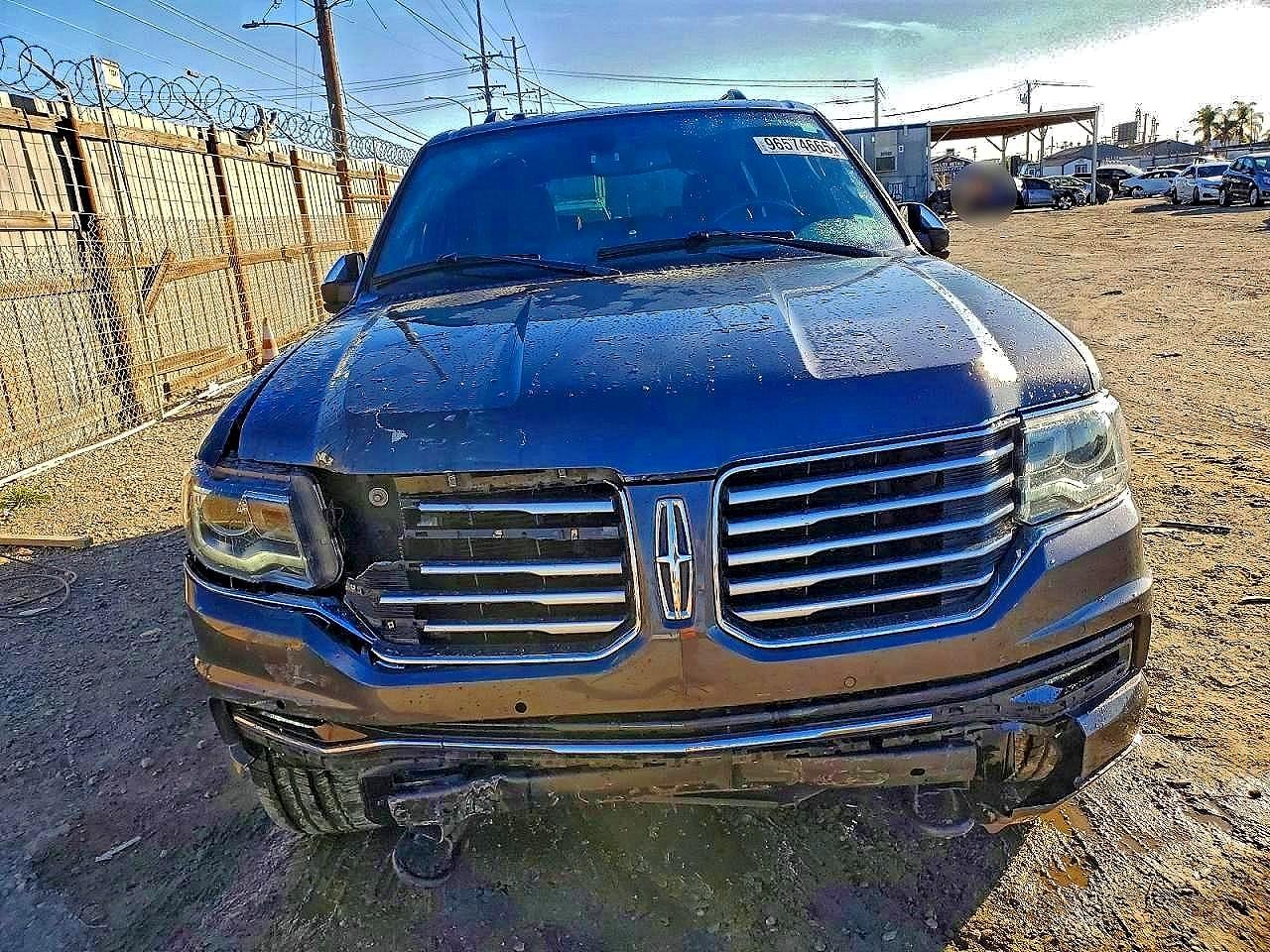 2015 LINCOLN TOWNHOUSE NAVIGATOR