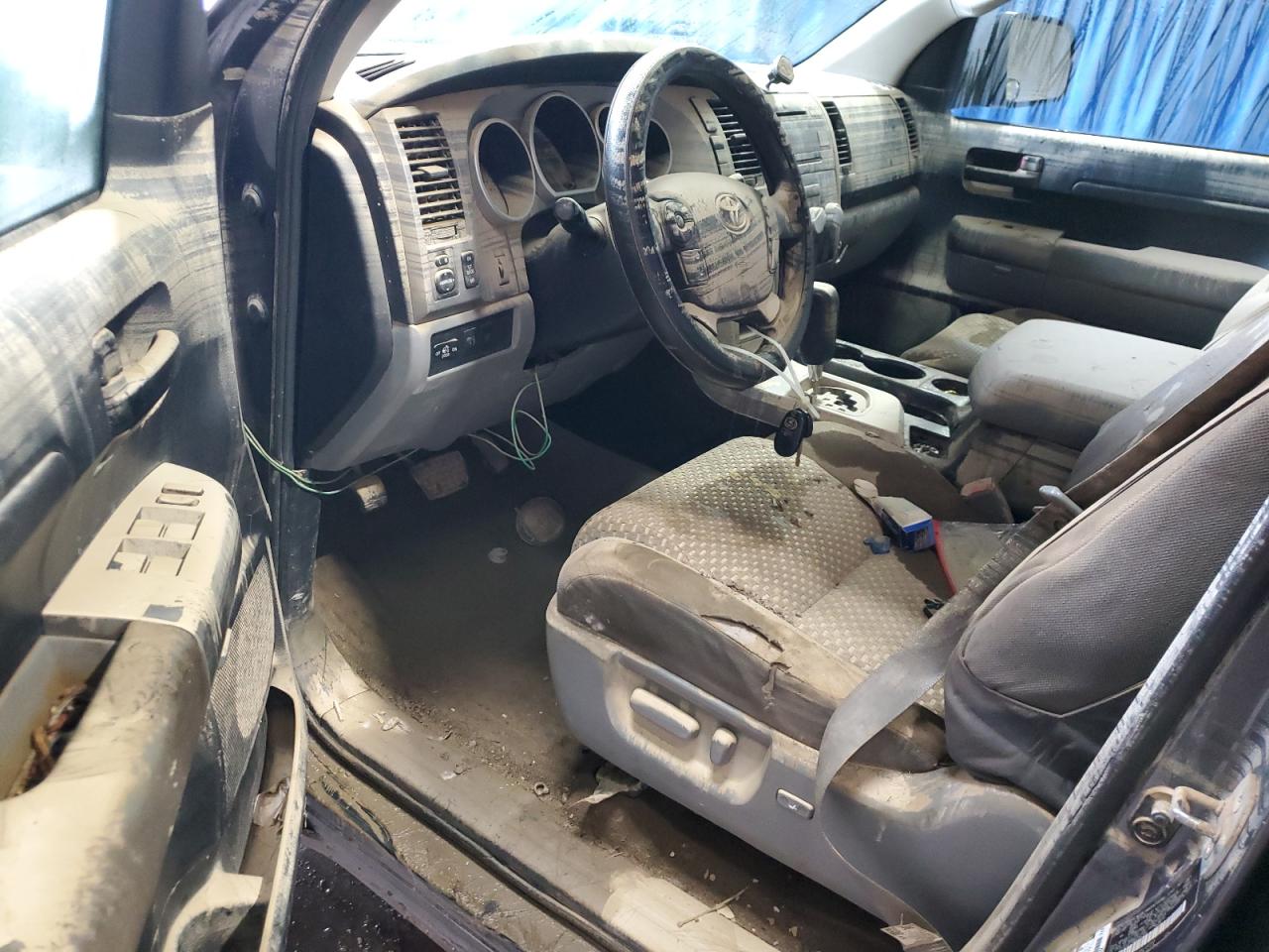 2011 TOYOTA TUNDRA