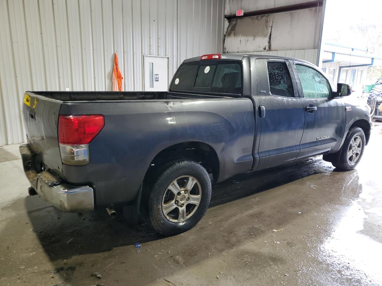 2011 TOYOTA TUNDRA